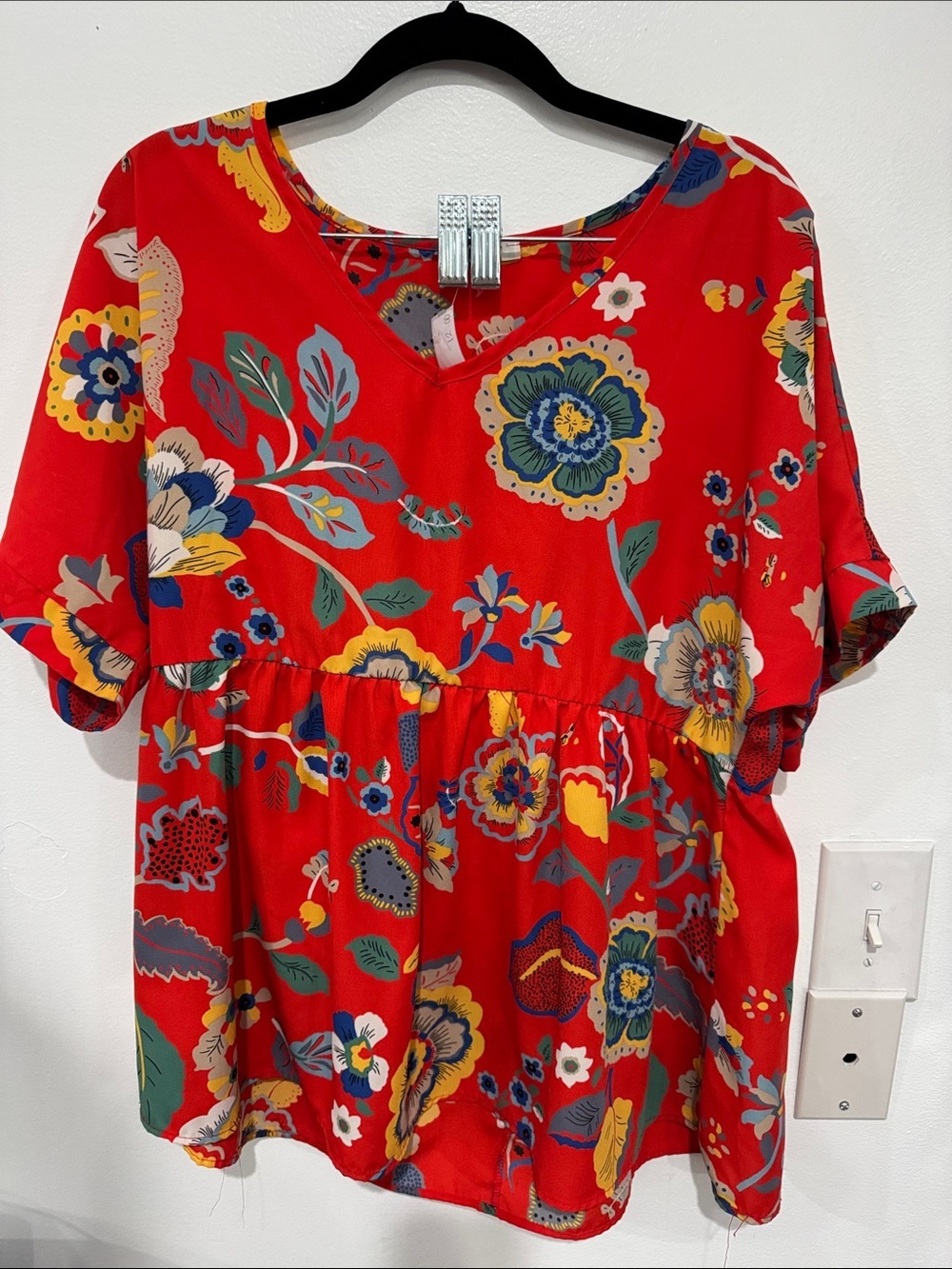 JODIFL Red Floral V-Neck Peplum Top